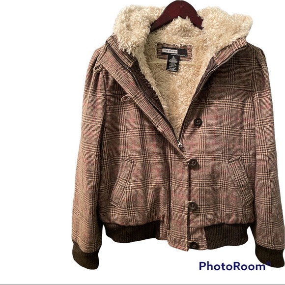 Faux sherpa lined bomber jacket. - Picture 3 of 4